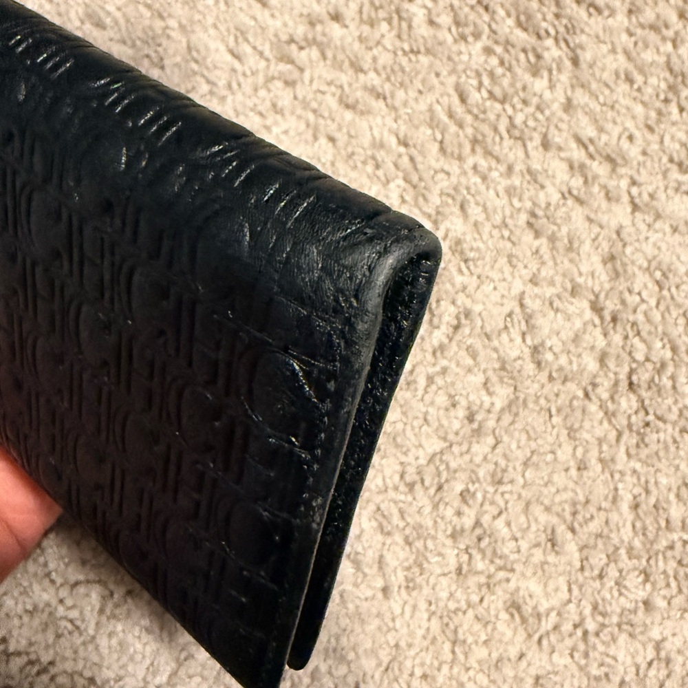 Carolina Herrera Black Leather Wallet - Picture 6 of 9